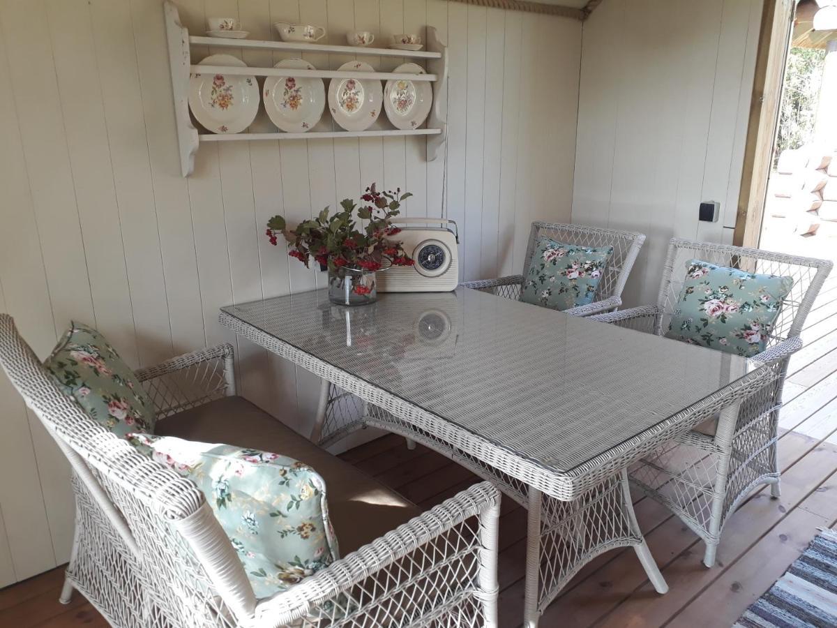 Paehkli Seaside Cottage With Cozy Outdoor Patio Koiguste Esterno foto